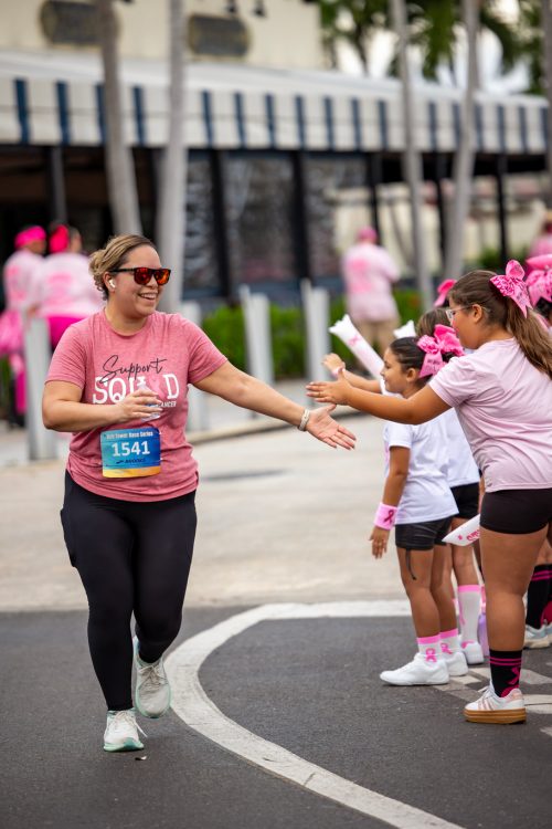 Pink-Run-737